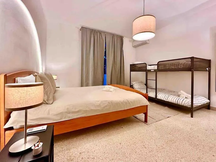 Poolside Paradise Sea View Villa Sliema 0*,